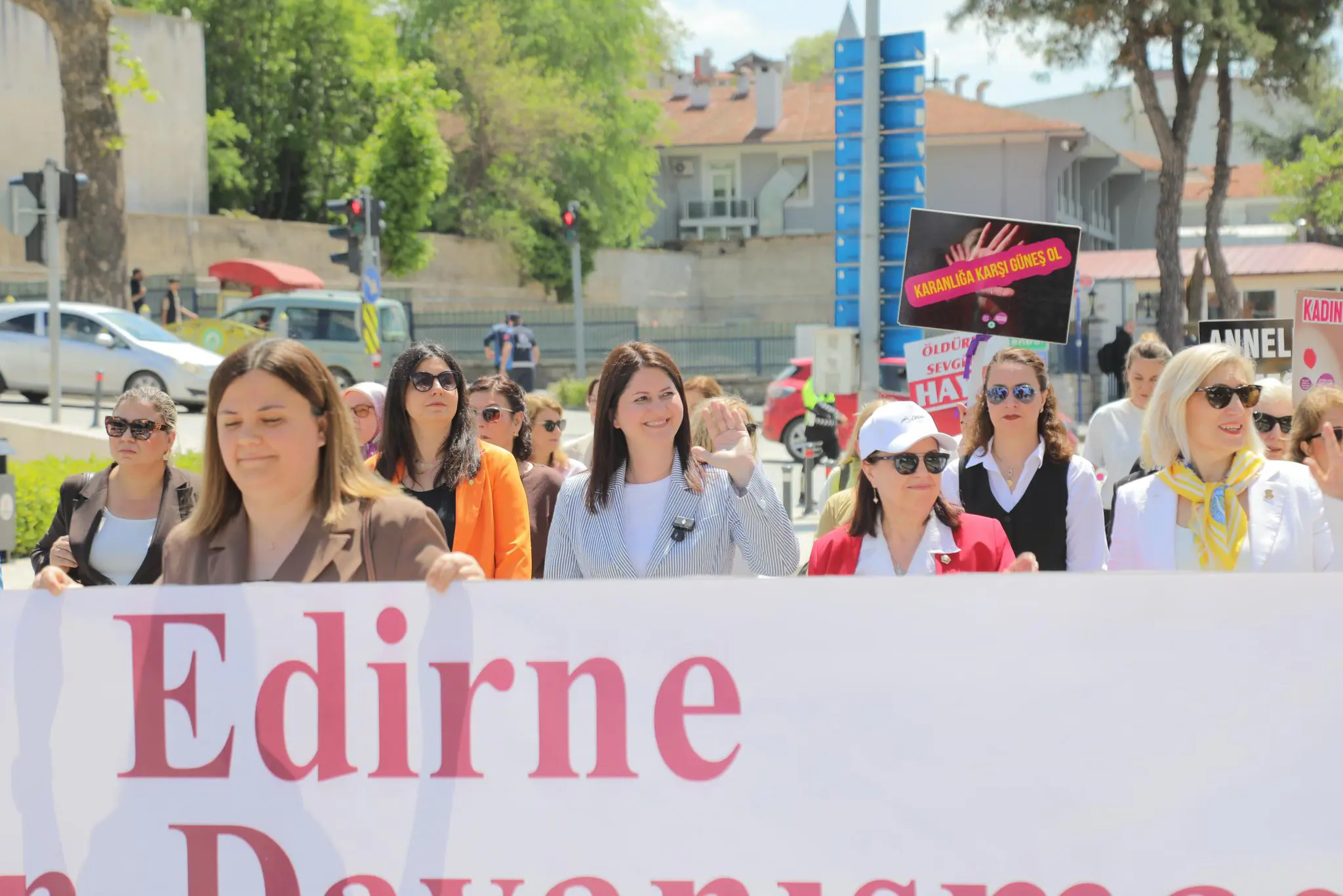 ANNELER GÜNÜ’NDE EDİRNE’NİN DÖRT BİR YANINDA VEFA VE DAYANIŞMA galeri görseli